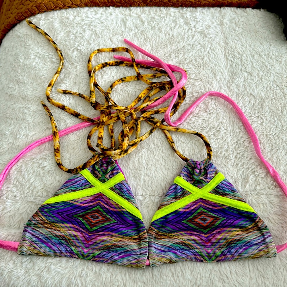 Like new Montce bikini top size medium
